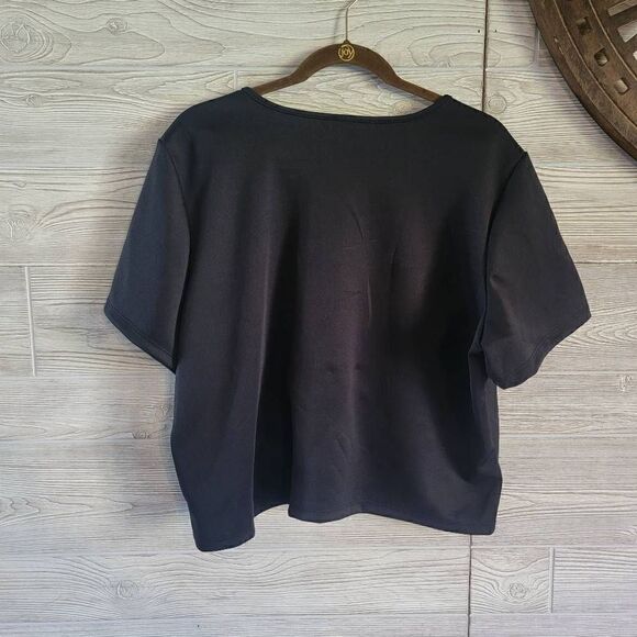 Ashley Stewart Keyhole Crop Top Black Stretchy Sz 26 Plus Size Cinched - Picture 4 of 5